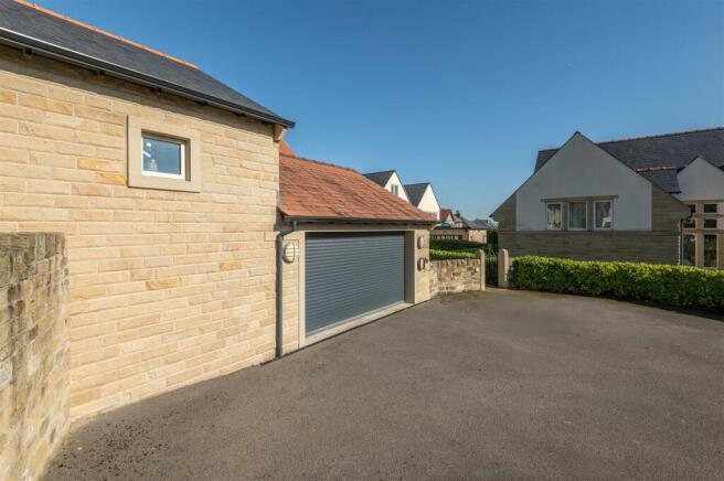 driveway & Entrance
