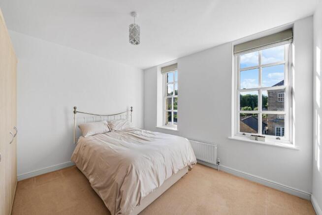 2 bed Flat for sale Image 8