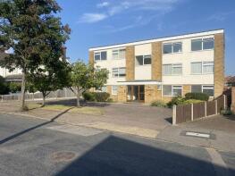 3, Theobalds Court, Theobalds Road, Leigh-on-sea SS9 2ND