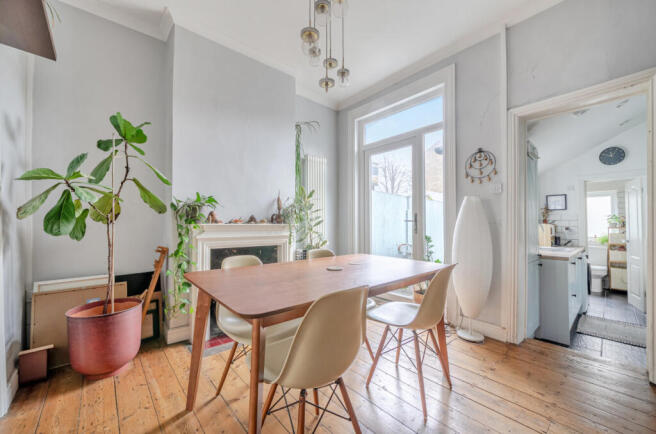 1405252-16-698103...