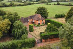 Pond Villas, Littlefield Green, White Waltham, Maidenhead SL6 3JW
