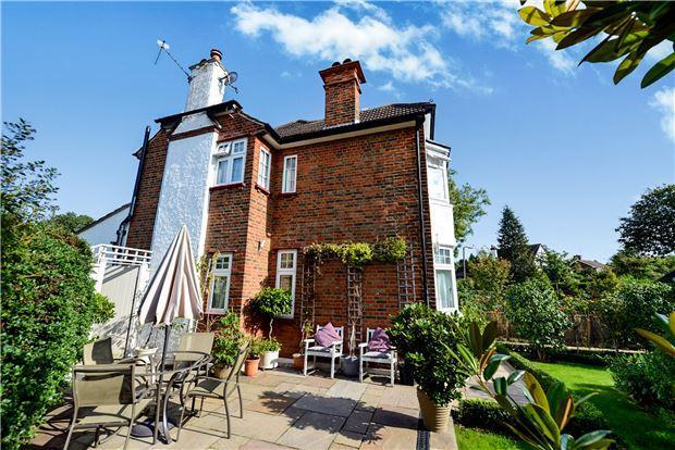 Side Aspect & Front Garden