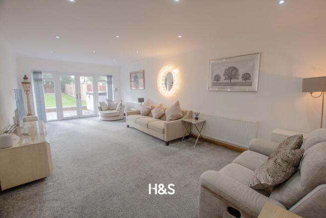88 Brooklands Road - lounge2.jpg
