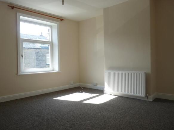 3 bed Terraced to rent Image 7