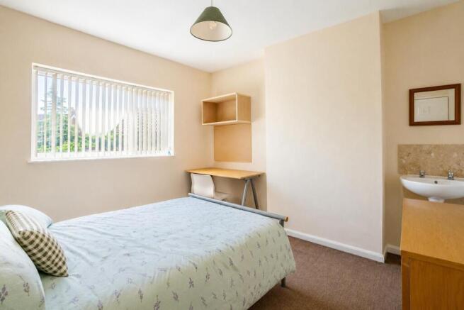7 bed Semi-Detached for sale Image 6