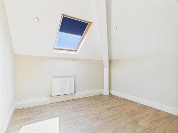 2 bed Apartment to rent Image 10
