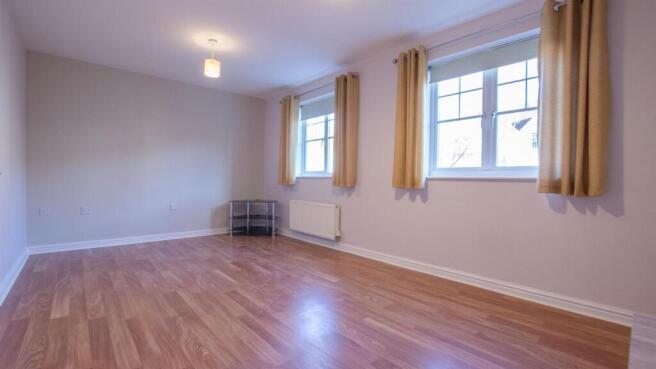 4 bed Terraced to rent Image 7