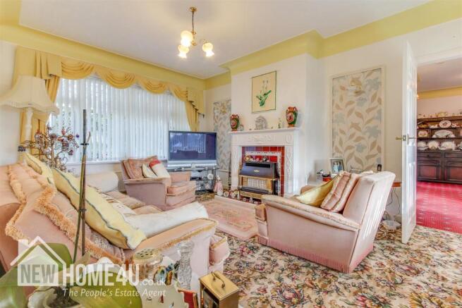 LOUNGE: