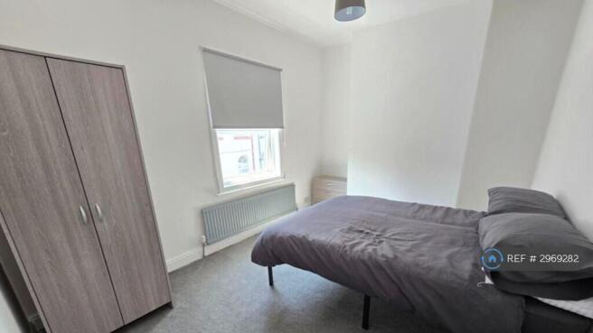 1 bed House Share to rent Image 9