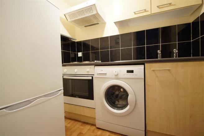 1 bed Apartment to rent Image 4