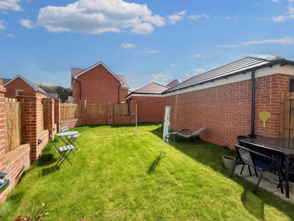 3 bed Detached to rent Image 9