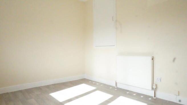 2 bed Semi-Detached to rent Image 11