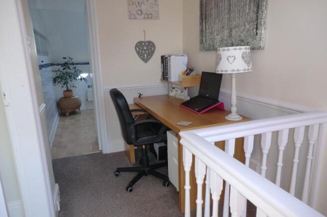 2ND FLOOR LANDING