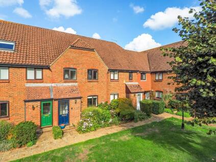 Bishopsgate Walk, Chichester, PO19