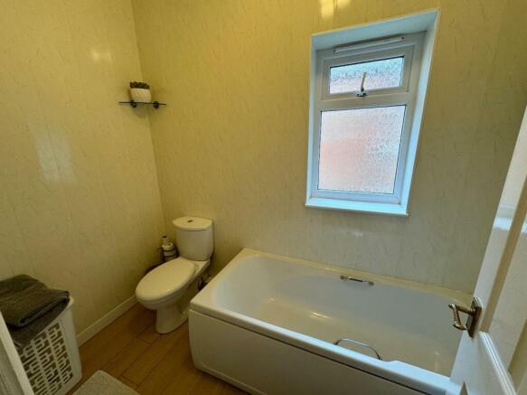 BATHROOM/W.C.