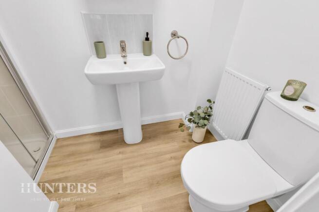 En-suite bathroom