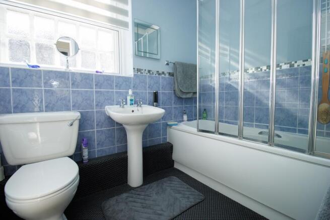 2 bed Apartment for sale Image 10