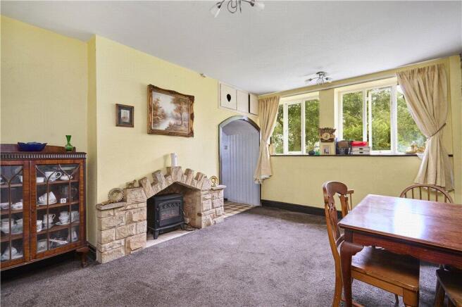 5 bed Detached for sale Image 8