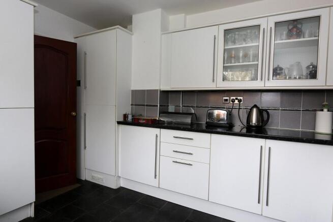 013 Kitchen.JPG