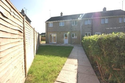 ENCLOSED REAR GARDEN