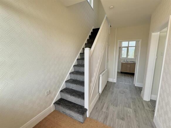 3 bed Semi-Detached to rent Image 4