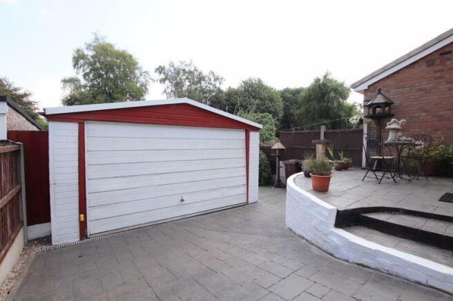 Large Garage 