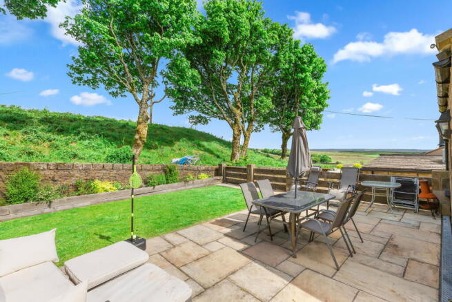4 bed Semi-Detached for sale Image 5