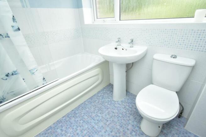 A BATHROOM NEW.JPG