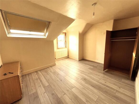 2 bed Apartment for sale Image 4