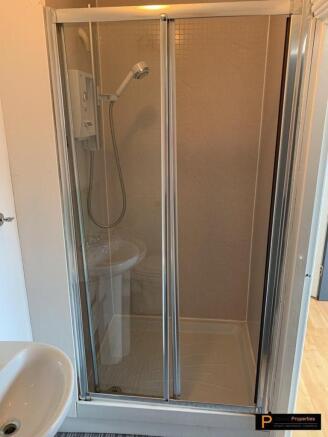 1 bed Apartment to rent Image 4