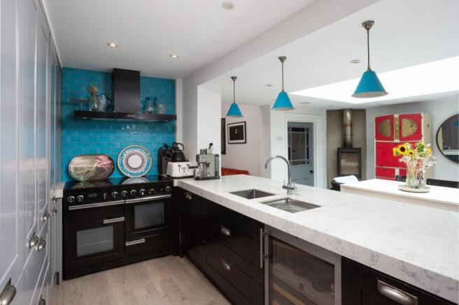 5 bed Terraced for sale Image 5