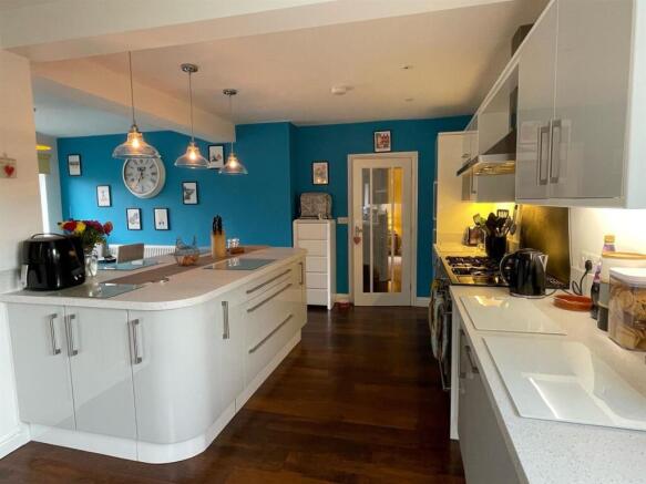 Kitchen''.jpg