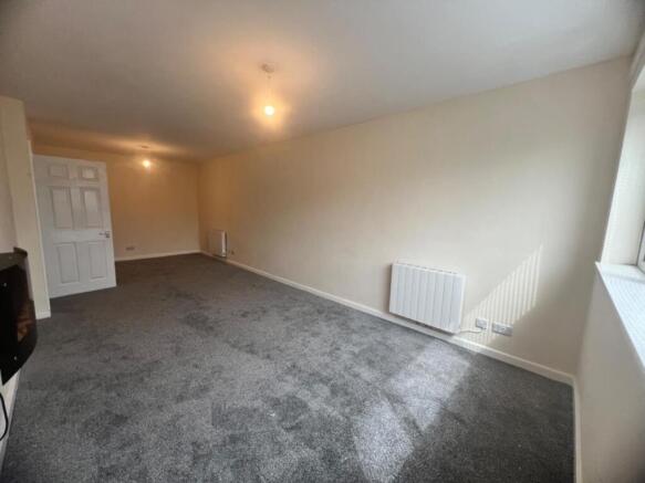 2 bed Flat to rent Image 8