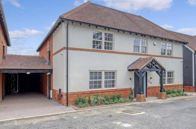 6-bed detached on Ivy Chimneys, Epping, £1,450,000