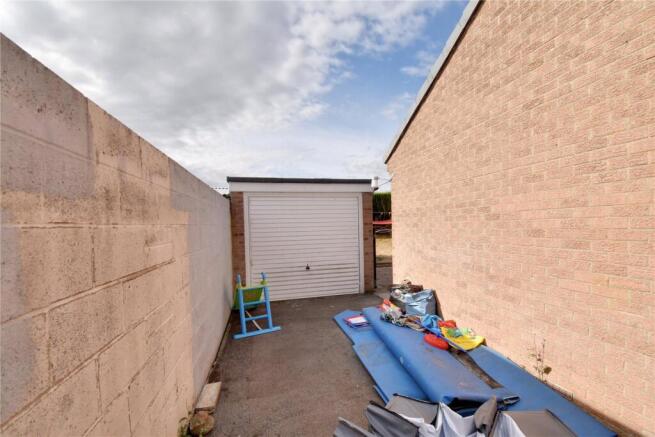 3 bed Bungalow to rent Image 11