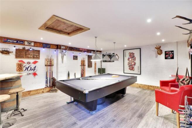 Garage/Games Room