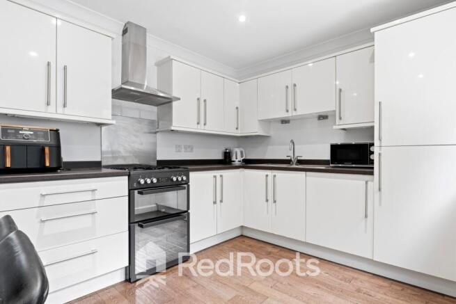 3 bed Semi-Detached for sale Image 4