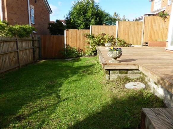 REAR GARDEN.JPG