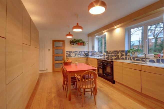 .KITCHEN.jpg