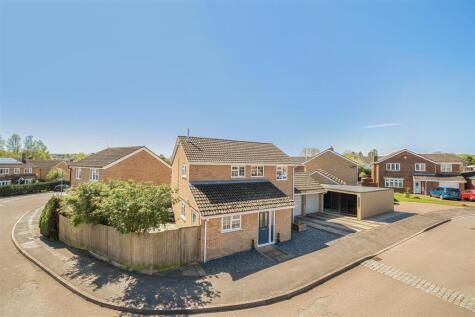 Kipling Drive, Towcester, NN12