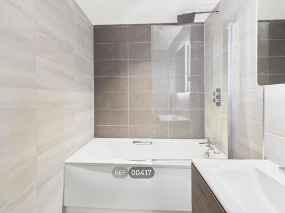 3 bed Apartment to rent Image 12
