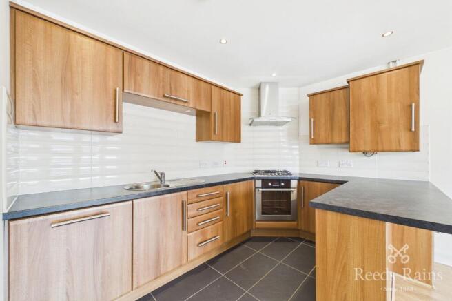 2 bed Apartment for sale Image 4