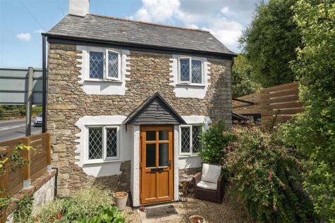 Chard Road, Axminster