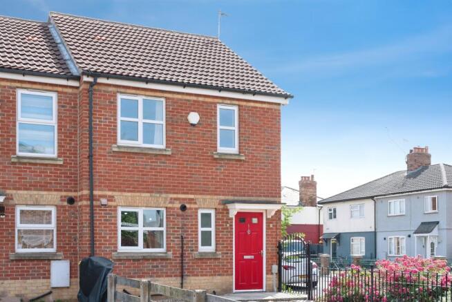 3 bed End of Terrace for sale in hull