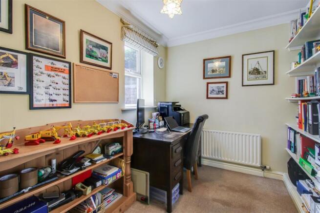 4 bed Detached for sale Image 10