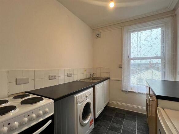 4 bed Terraced for sale Image 11