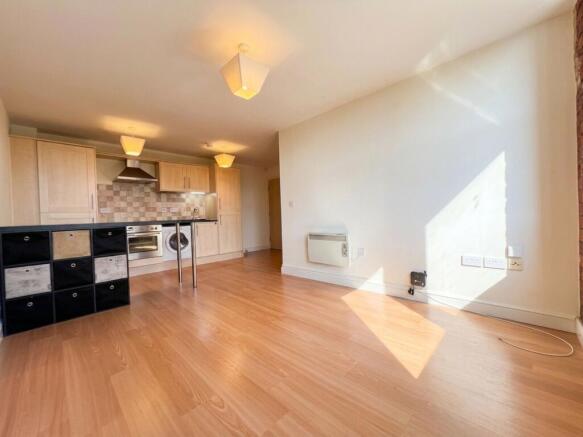 2 bed Apartment for sale Image 3