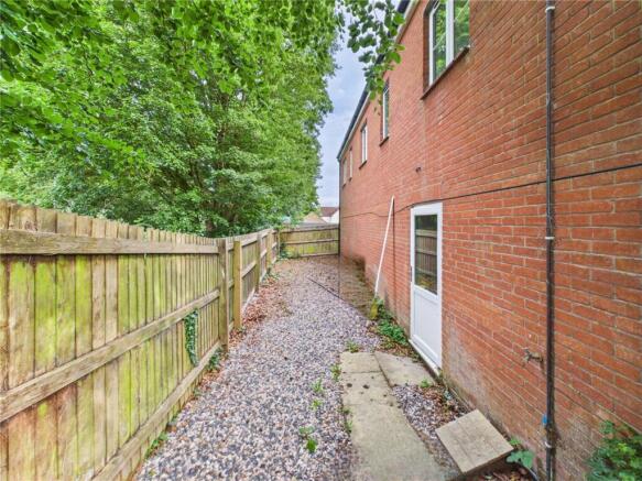 Hawks Drive, Tiverton, Devon, EX16 photo 4