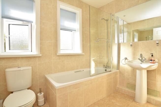 4 bed House for sale Image 4
