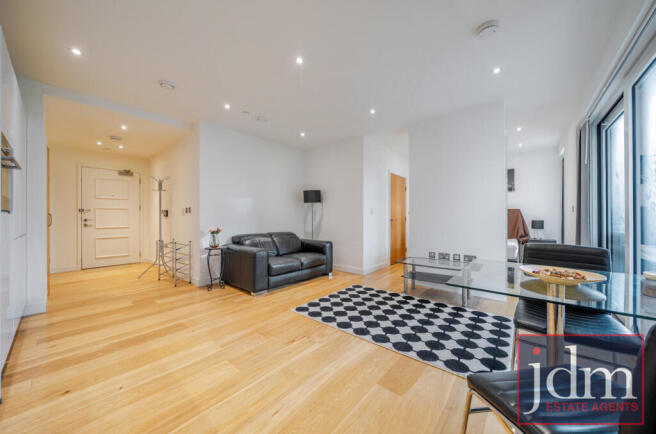 03041fe8-9a98-471...